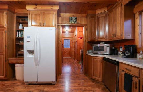 Mountain Lodge - Heated Pool 83 Degrees - Photo 17