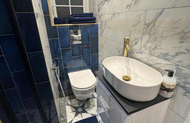 Marble blue flat, City of Gloucester - Foto 20