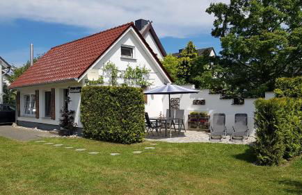 Ferienhaus Ostseebrise Usedom im Grünen familienfreundlich ruhig Parkplatz Terrasse Kamin - Foto 1