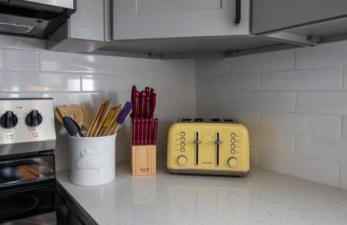 Mid-Century Modern Home - Hot Tub and Game Room - Foto 32