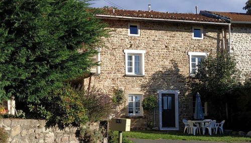 Gîte à CHALMAZEL équipé, dans hameau calme - Foto 2