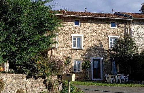 Gîte à CHALMAZEL équipé, dans hameau calme - Foto 2