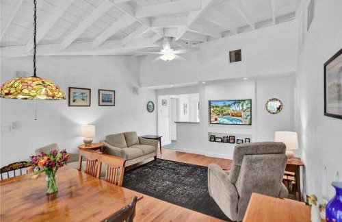 Chic Victoria Park Villa with Heated Pool and Spa - Foto 4