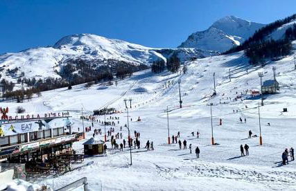 Facing the Sestriere Ski Slopes - Foto 67