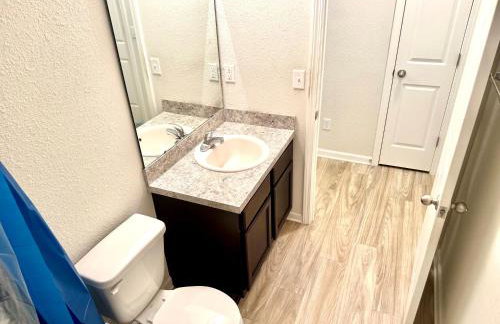 3 Bed Home 5 Mins to JAX Airport & Zoo - Foto 71