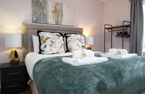 London Road Villa - Free Netflix, Private Parking, WiFi & Private Garden - Photo 8