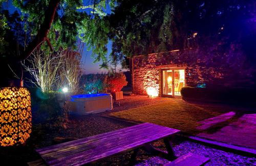 Sunridge Fishing Lodge with Hot Tub & Giant Cinema - Foto 10