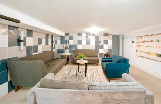 TWO Bedroom Apartment - Photo 9