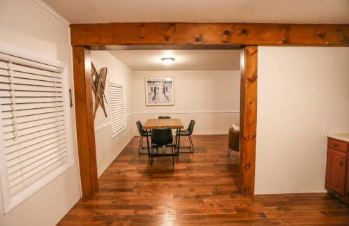 Modern & Cozy Getaway House near Conway lake - Pet Friendly - Foto 10