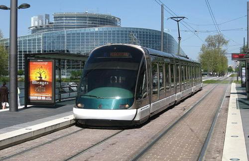 Vue Parlement Européen - Grande terrasse au calme - Tram à 2 min - Parking - Foto 34