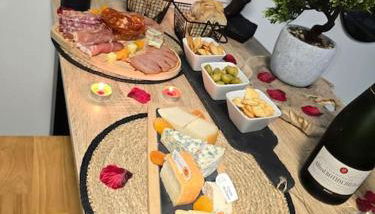 Logement Romantique Jacuzzi spa - Photo 4