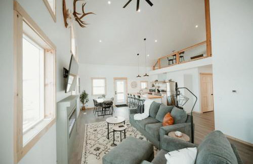 New Cabin Pet Friendly With A Game Room And King Beds - Foto 8