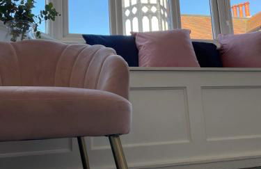 The Clock Tower Apartment - Spacious, Modern, 2 Bedroom Apartment , Southsea with Free parking - sleeps 4 - Photo 31