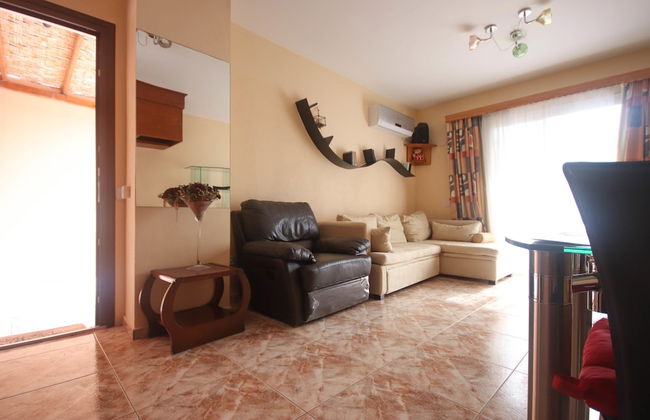 2 Bedroom House near Tombs of the Kings - Photo 13