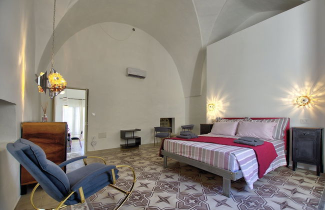 Lovely 70s Style Patio and Terrace - Photo 7