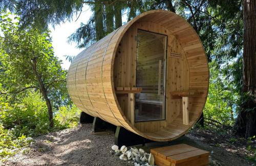 Waterfront Retreat with Fireplace, Hot Tub & Sauna - Foto 6