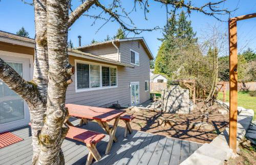 Modern Kirkland Home with Sauna and Outdoor Fireplace - Foto 34