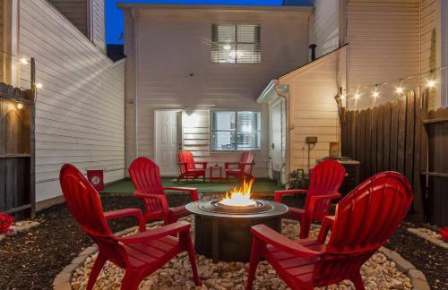 Day Dreamer minutes to Stadium with Fire pit and Parking - Foto 31