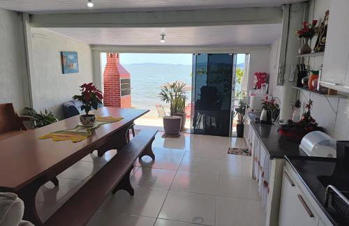 Linda casa à beira-mar - Foto 13