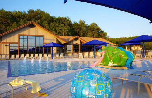 Cozy at Creekwood Getaway - Photo 25