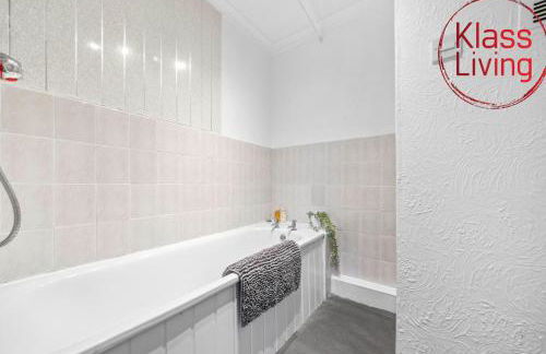 One Bedroom Apartment by Klass Living Serviced Accommodation Bellshill - Elmbank Street Apartment with WIFI and Parking - Foto 13