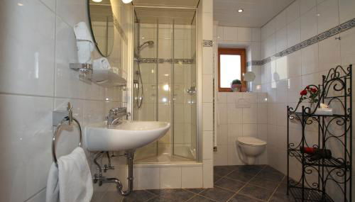 Ferienwohnungen Wurzer Toni - Photo 5, Shower