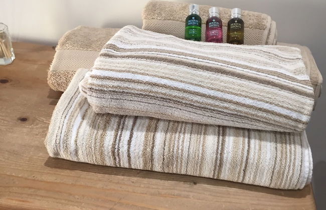 Impeccable Cottage Suitable for 2 Adults & 1 Child - Foto 18