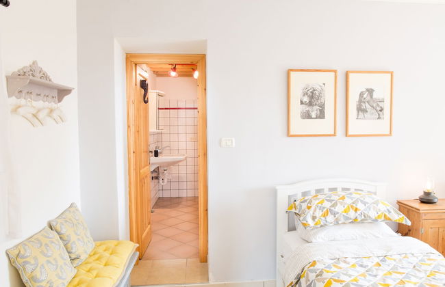 Home set in Olive Grove With Stunning Views - Foto 12