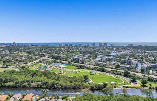 Cozy Unit wMini-Golf Balcony - Photo 14