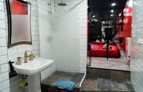 Perle d'eau-Love Room-Jacuzzi-Sauna-Proche Montbéliard et Belfort - Foto 17