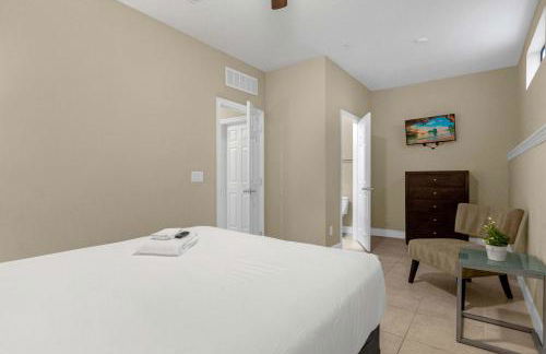 Sunny Summer in FL - Relax in a TownHome by Disney! - Foto 27