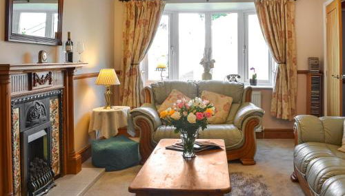 Rowan House - Photo 3