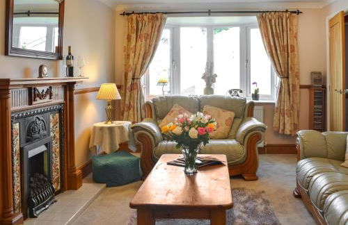 Rowan House - Photo 3