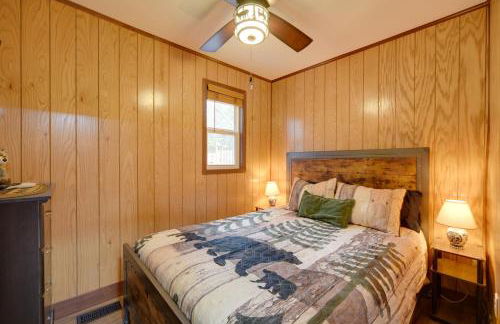 Winter Lake Escape with Access to Ice Fishing! - Foto 17