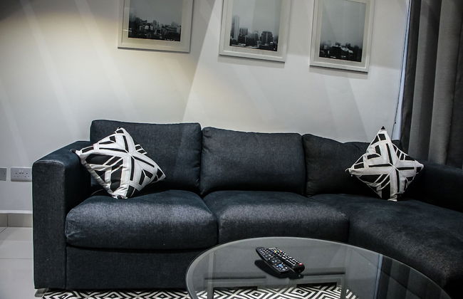 Embassy Gardens Premier Suites - Photo 31