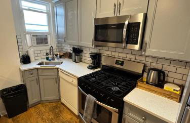 4 ROOMS FAMILY HOUSE WITH BACKYARD, LAUNDRY AND PARKINg - Foto 3