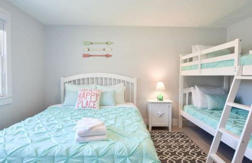 Wrap-Around Porch Mins to Beach - Foto 16