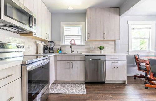 Cozy Craftsman Cottage 10 minutes away from DT! - Foto 11