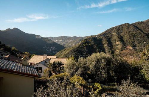 [Rainbow house]- with Jacuzzi-wifi-garden-balcony-parking - Photo 2