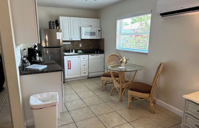 Tropical Villas of Venice Beach - Foto 32