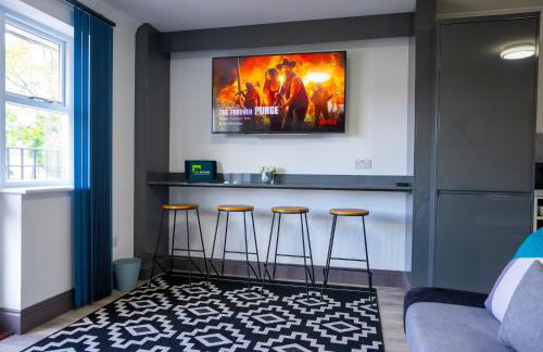 Penthouse 3 Bed, Large HotTub Long stay Discount - Photo 8