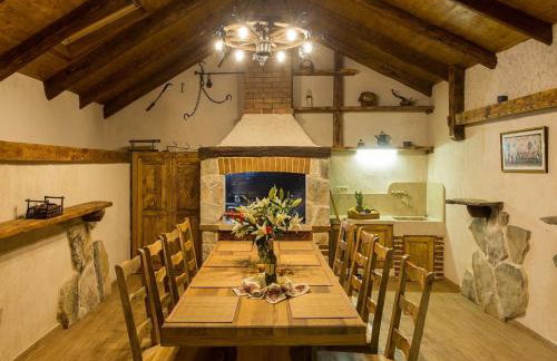 Villa Falcon Rook - Photo 7