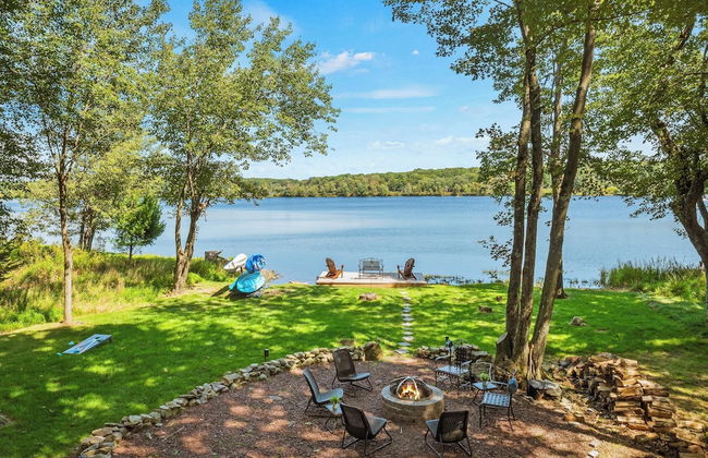 Lake Daze by Avantstay Lakefront w/ Modern Interior, Enclosed Porch & Hot Tub - Foto 50