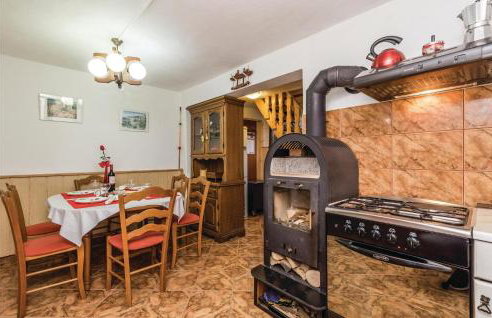 2 Bedroom Beautiful Home In Plaski - Photo 30
