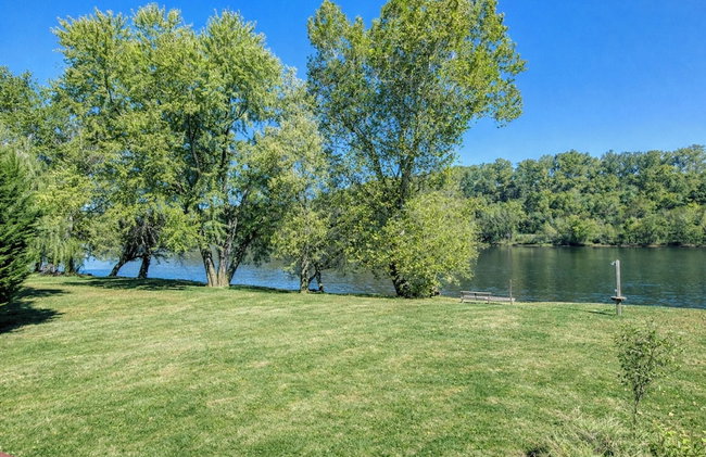 New River Riverfront , Hot Tub & Canoes, Trophy Muskie Fishing , Near VT - Foto 36