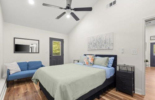 2BD 2BA Designer Cottage in Decatur - Foto 9