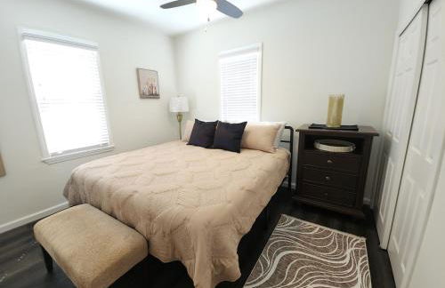 Neat Retreat-Comfortable & Cozy 2 BR,Close to all! - Foto 14