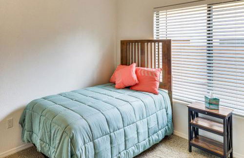 Easy ABQ Access Large Family Home with Patio and Yard - Foto 18