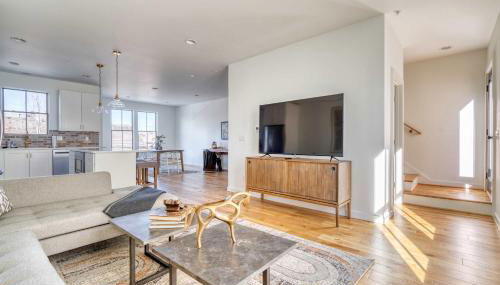 North Tabor 2BR - Gym - Gourmet Kitchen - Photo 3