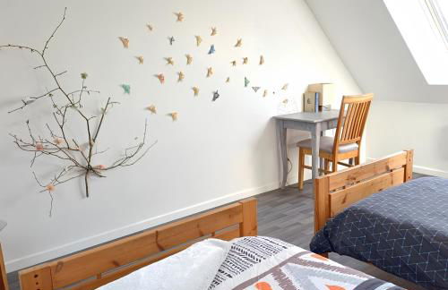 L'artistique, 4 lits, 2 chambres, stationnement gratuit, spacieux, atypique - Photo 27